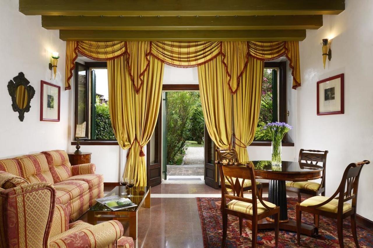 Hotel Villa Del Quar ซานเปียโตร อิน กาเรียโน ภายนอก รูปภาพ