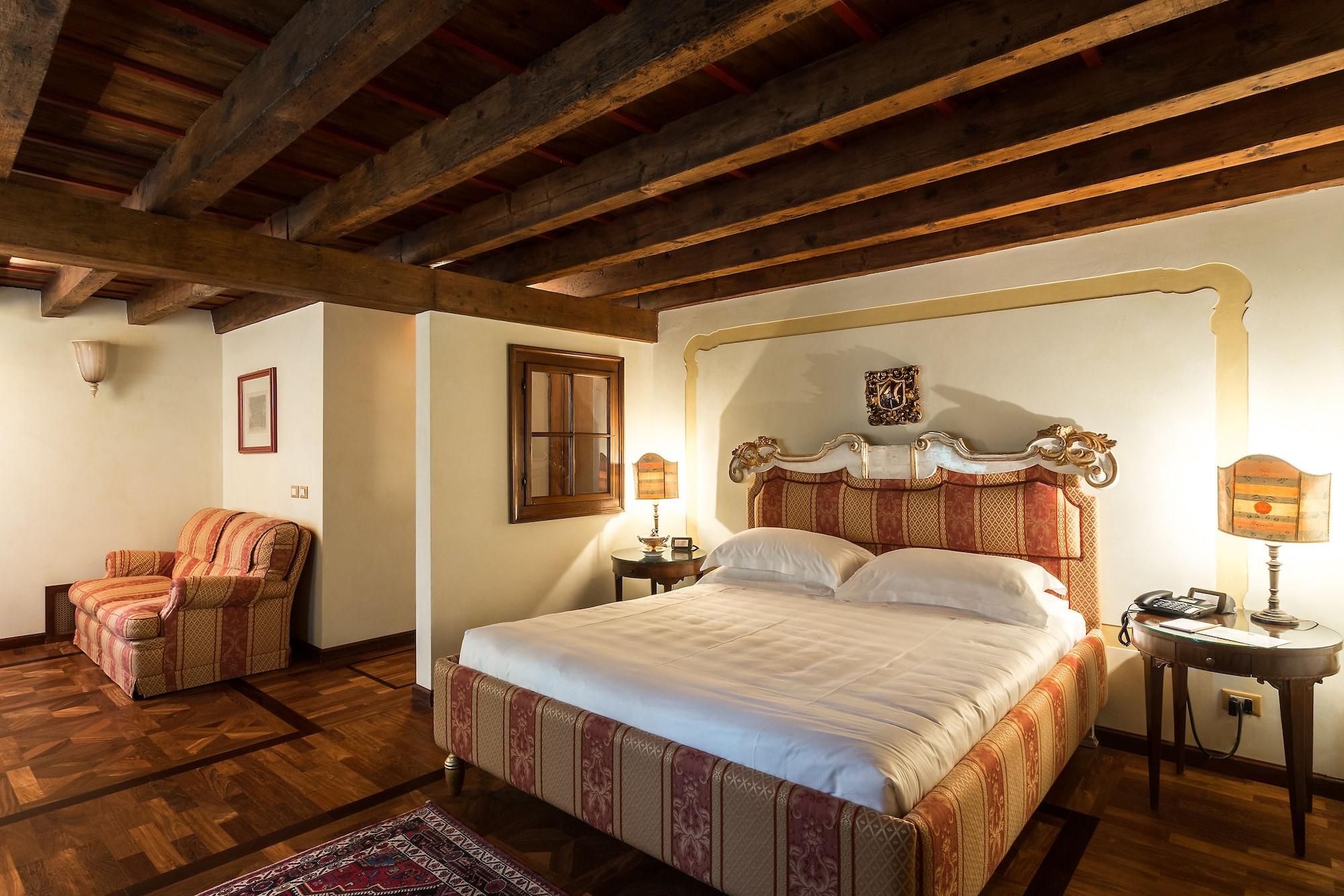 Hotel Villa Del Quar ซานเปียโตร อิน กาเรียโน ภายนอก รูปภาพ