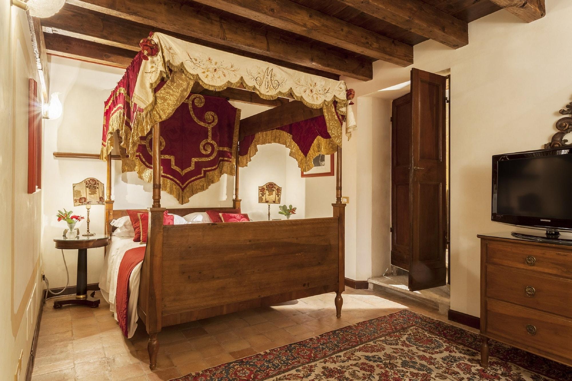 Hotel Villa Del Quar ซานเปียโตร อิน กาเรียโน ภายนอก รูปภาพ