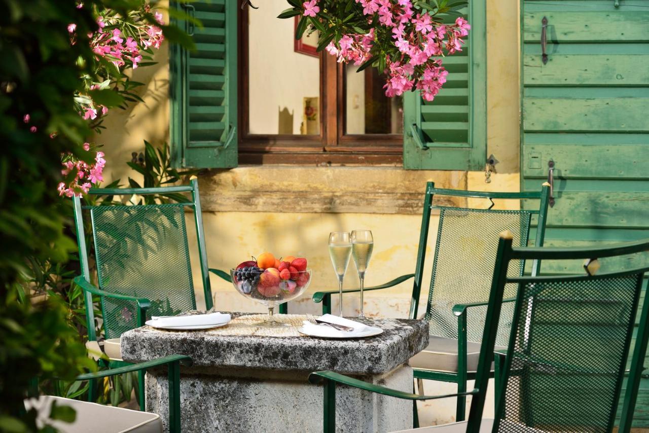 Hotel Villa Del Quar ซานเปียโตร อิน กาเรียโน ภายนอก รูปภาพ