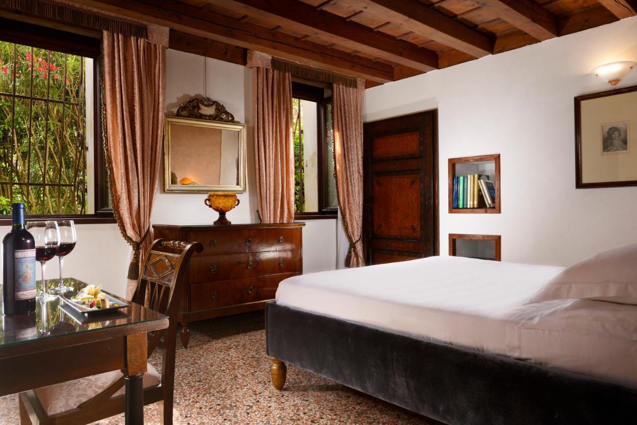 Hotel Villa Del Quar ซานเปียโตร อิน กาเรียโน ภายนอก รูปภาพ