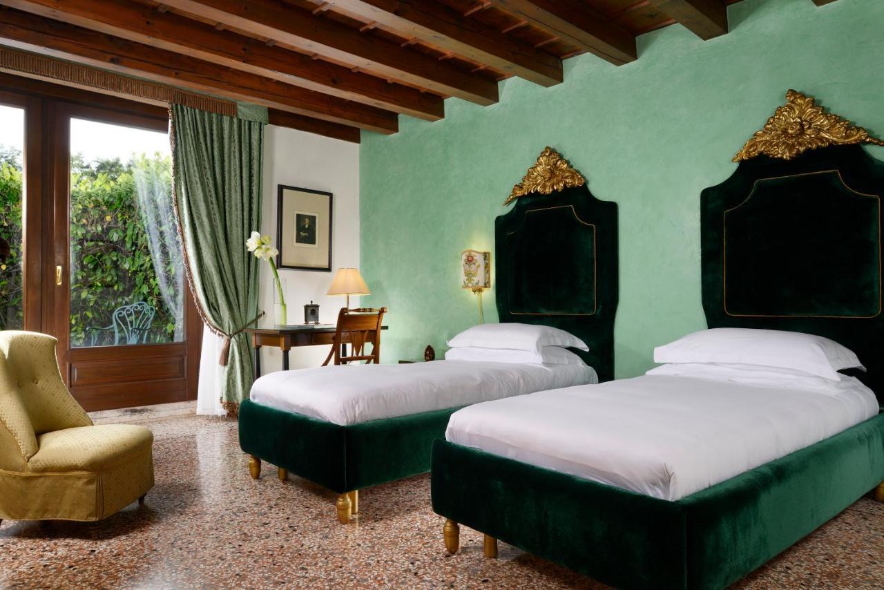 Hotel Villa Del Quar ซานเปียโตร อิน กาเรียโน ภายนอก รูปภาพ